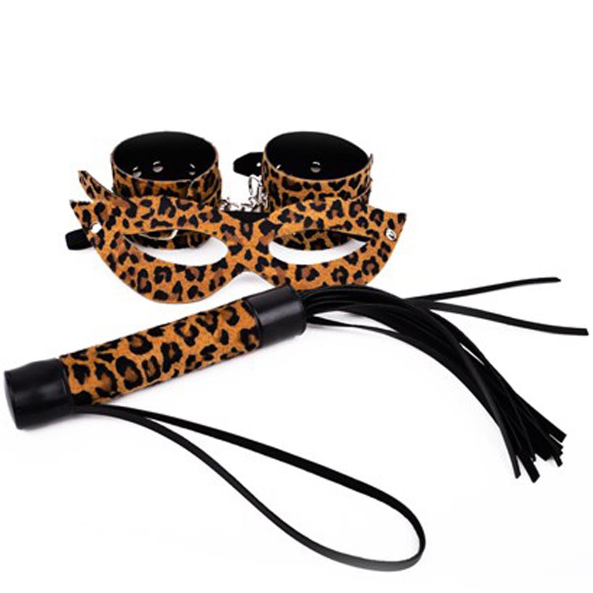 Kit Bracelete com Algema, Chicote e Máscara Tiazinha Estampada em Leopardo Dominatrixxx