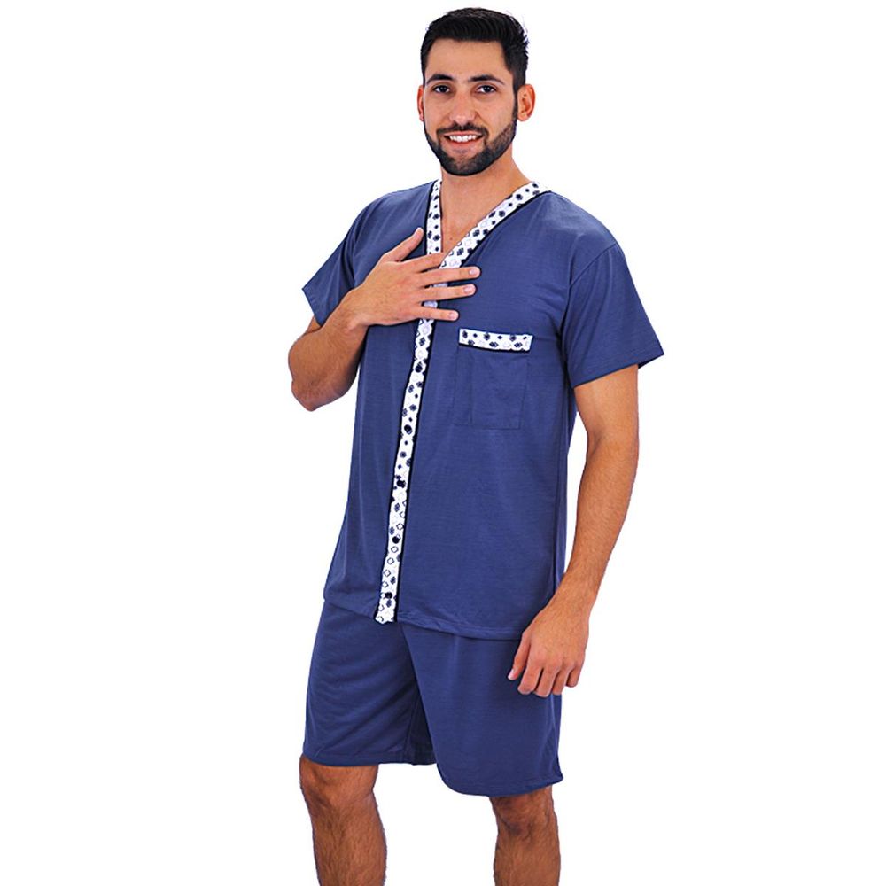 Pijama-curto-camiseta-com-detalhe-listrado-e-abertura-em-botoes--shorts-liso---Gatto-Style