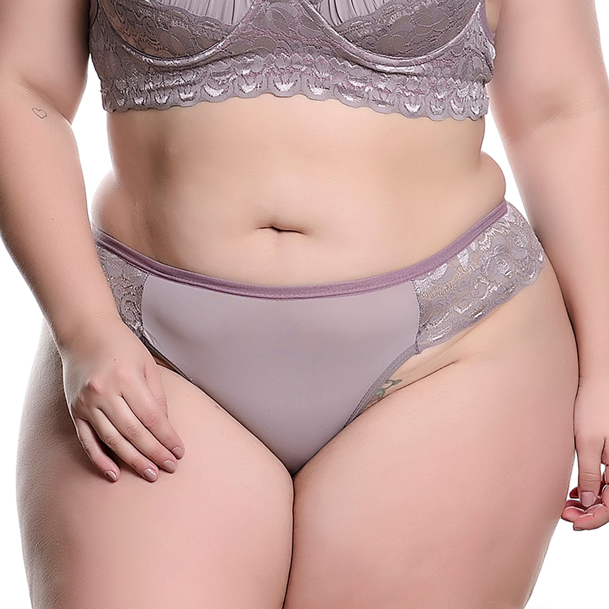 Conjunto Plus Size Modelo Fio Duplo em Microfibra com Detalhes Rendados no Bojo e Lacinho Hot Love