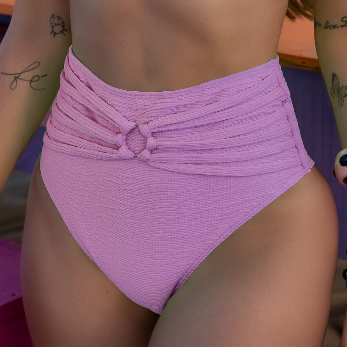 Conjunto Biquíni Aro V Canelado com Calcinha Hot Pants Coleção Malibu Dy Girl