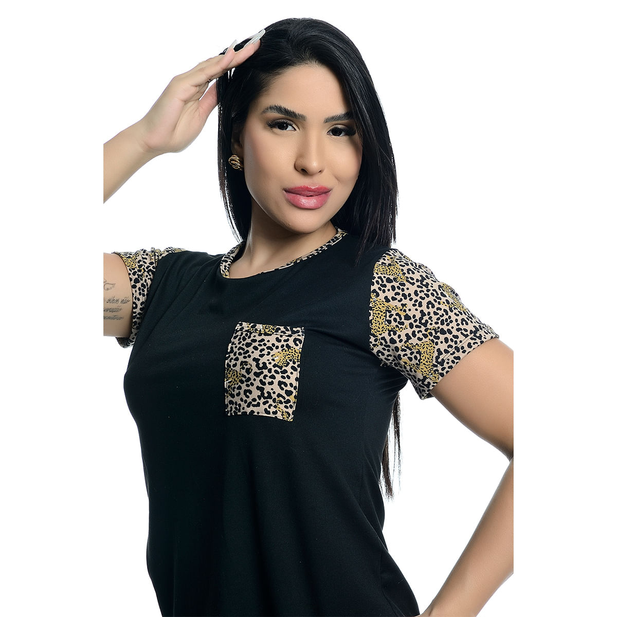 Pijama Feminino Shorts e Camiseta com Manga E Bolso Estampado Hot Love