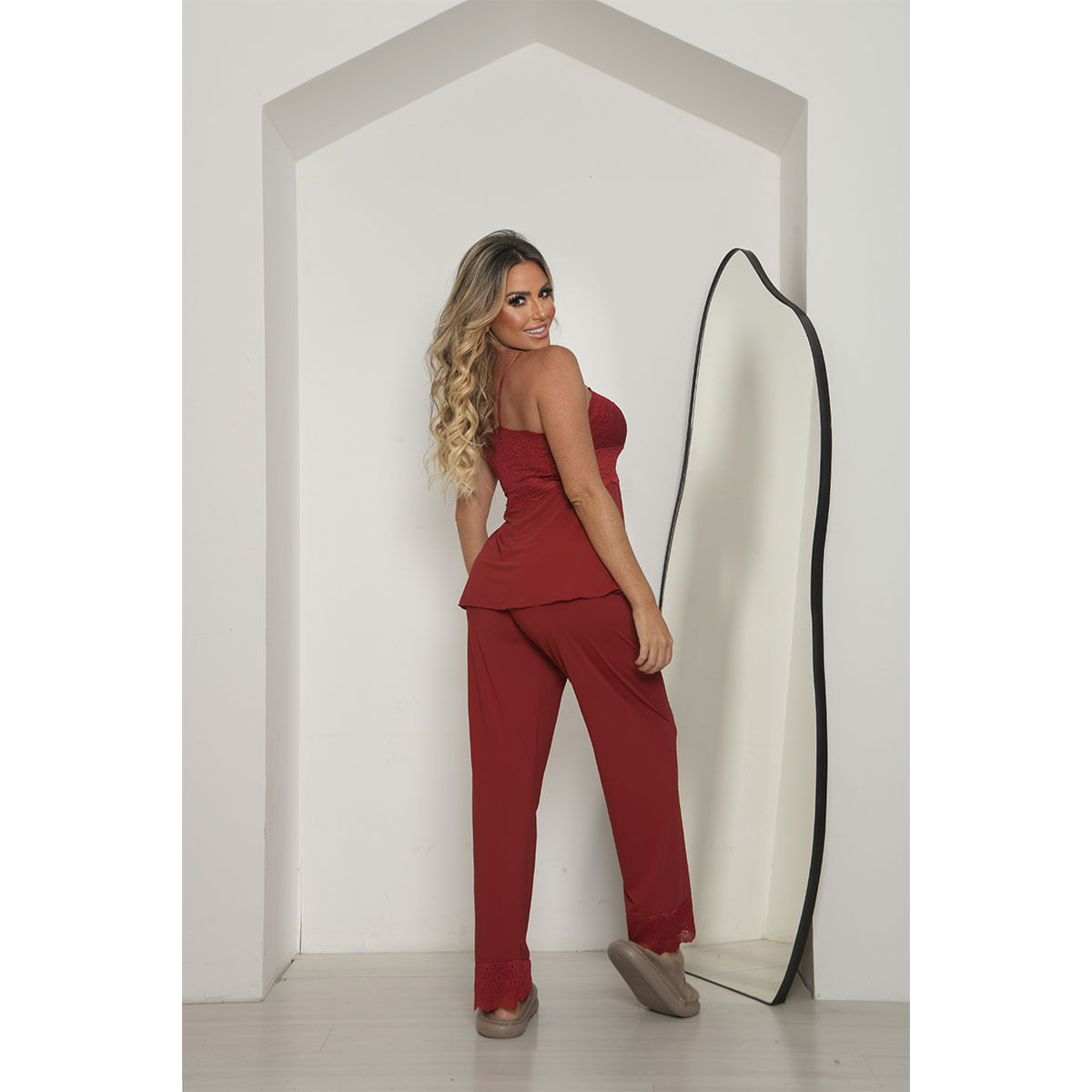 Pijama Longo Femenino com Barra Rendada e Lacinho My Fábrica