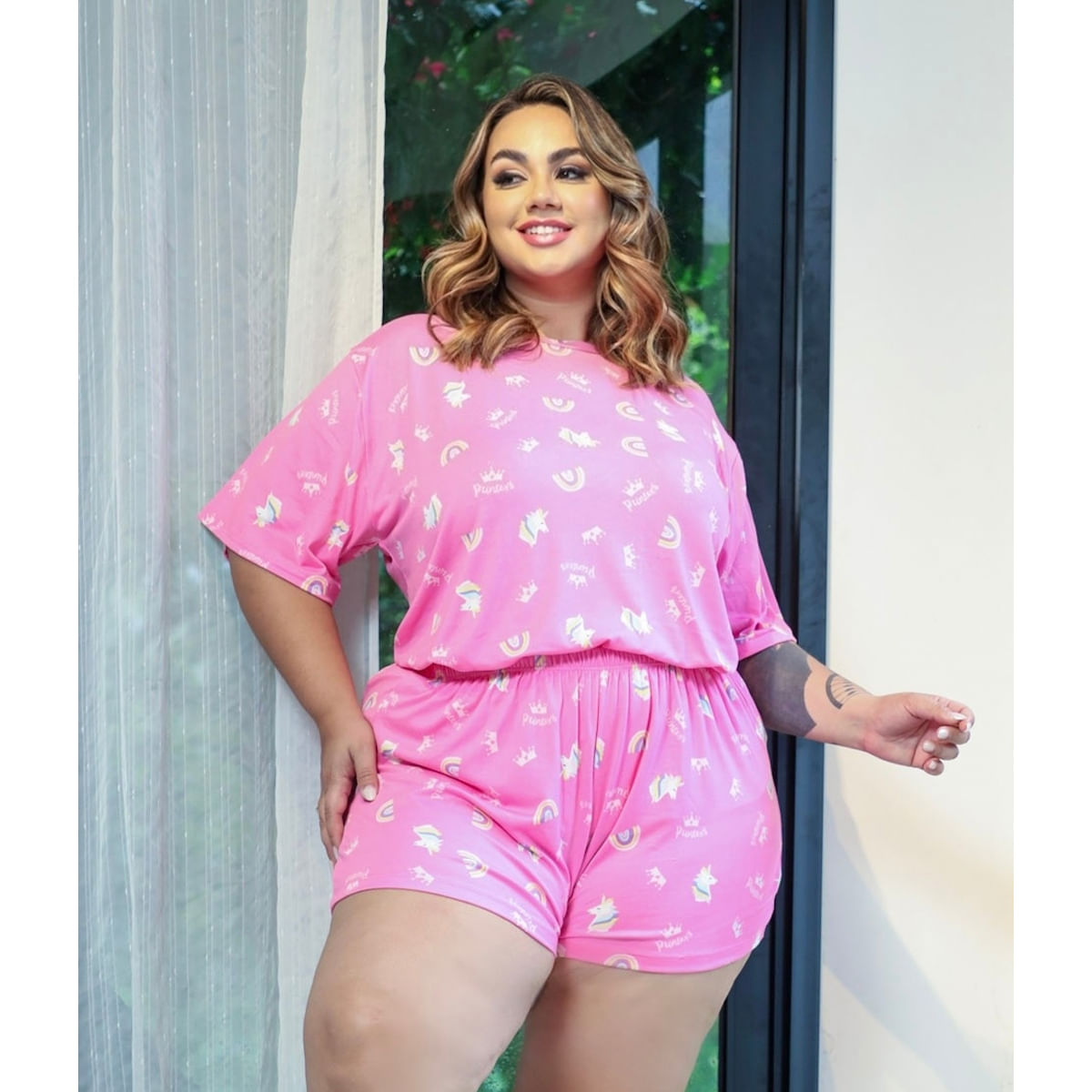 Pijama Estampado Plus Size Camiseta e Shorts Hot Love